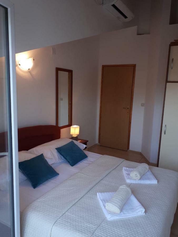 Apartament Mala Basina -Maslina Vrbanj Zewnętrze zdjęcie